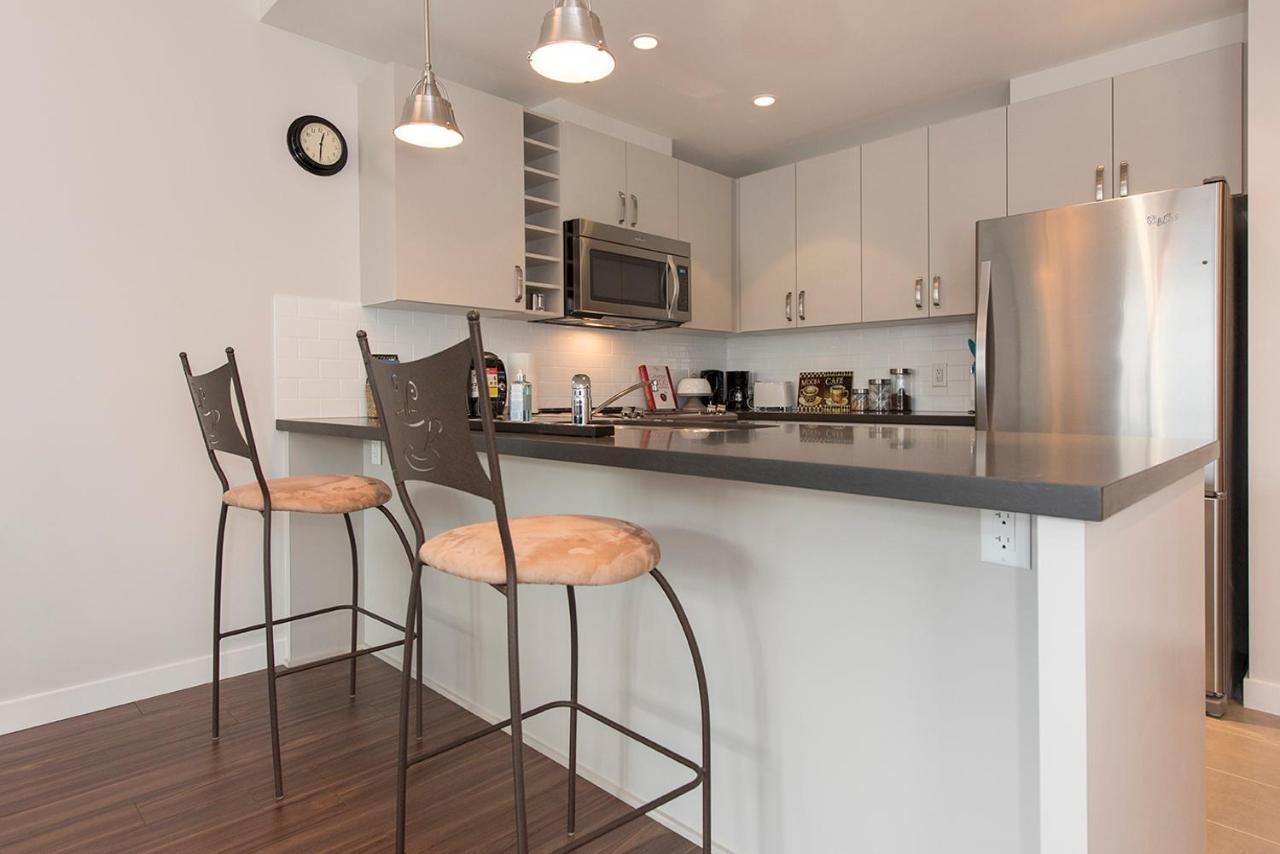 Lower Lonsdale Aprtment North Vancouver Dış mekan fotoğraf
